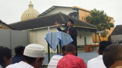 Pelaksanaan Salat Idul Fitri 1445 H di Halaman Sekolah Al-Haq Margahayu, Ini yang Disampaikan Khotib Ustad Hilman