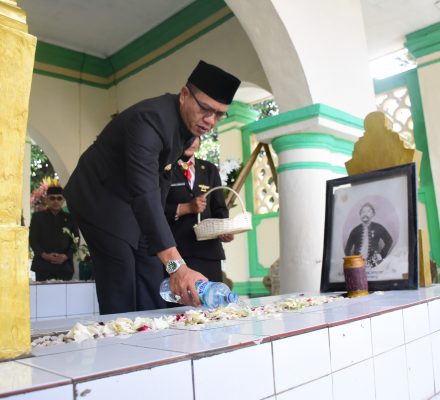 Sambut Hari Jadi ke-383, Forkopimda Kabupaten Bandung Ziarah ke Makam Mantan Bupati Bandung