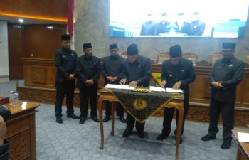 Rapat Paripurna DPRD Kab. Bandung, Beberapa Raperda Hasil Pembahasan Pansus akhirnya Diterima dan Disepakati