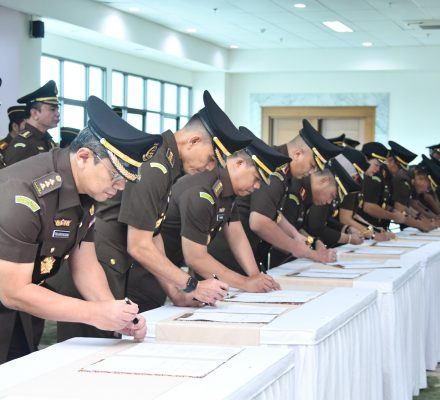 16 PEJABAT ESELON 3 DILANTIK KEJATI JABAR,SAAT PELANTIKAN DAN SERAH TERIMA JABATAN.