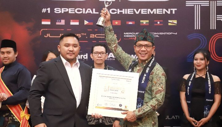 Indonesia Award Magazine, Bupati Bandung Raih Penghargaan "6.0 Award Trends 2024"